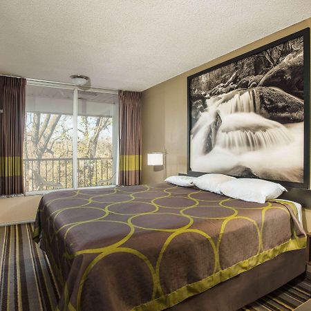 Super 8 By Wyndham Sevierville Riverside Exterior foto