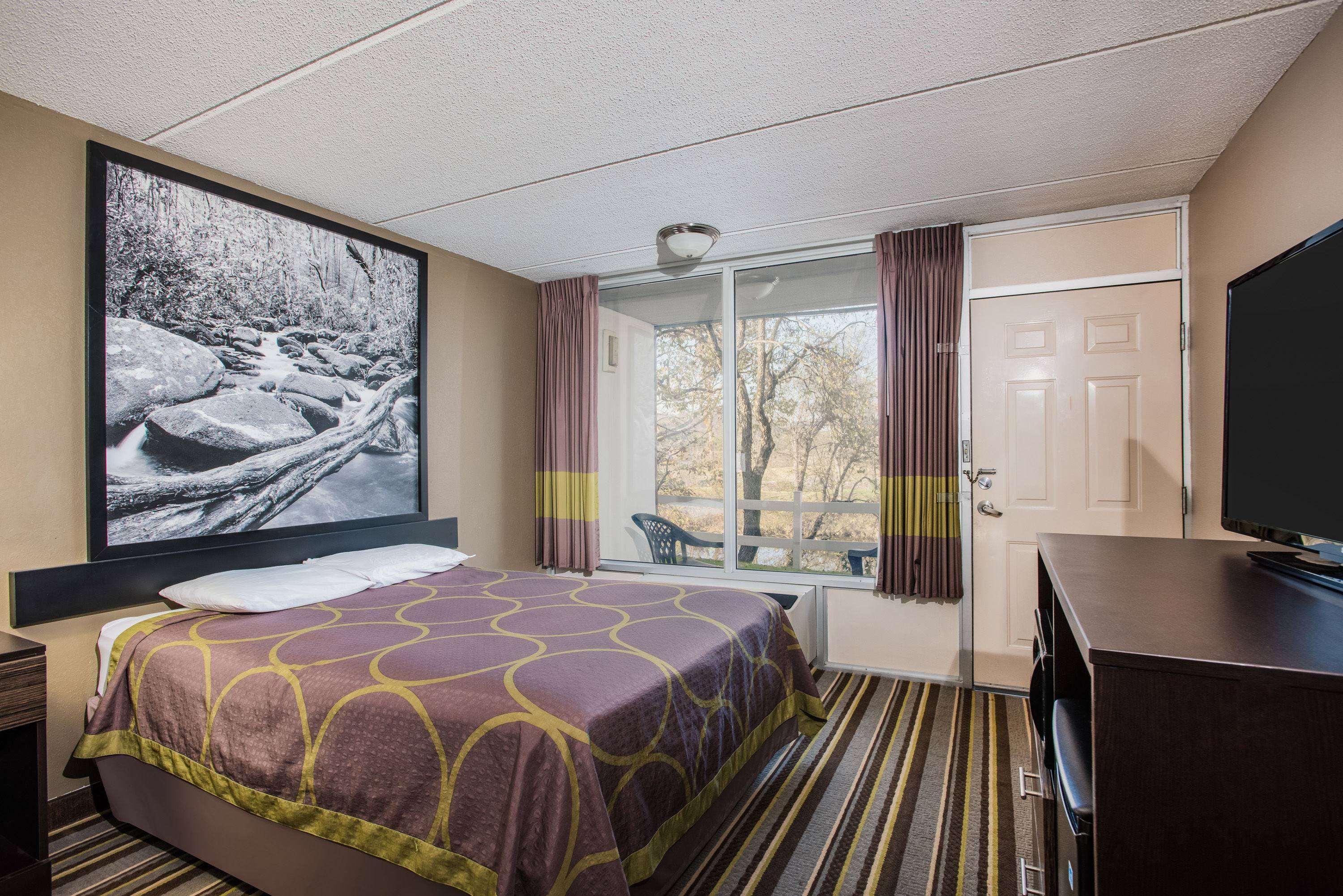 Super 8 By Wyndham Sevierville Riverside Exterior foto