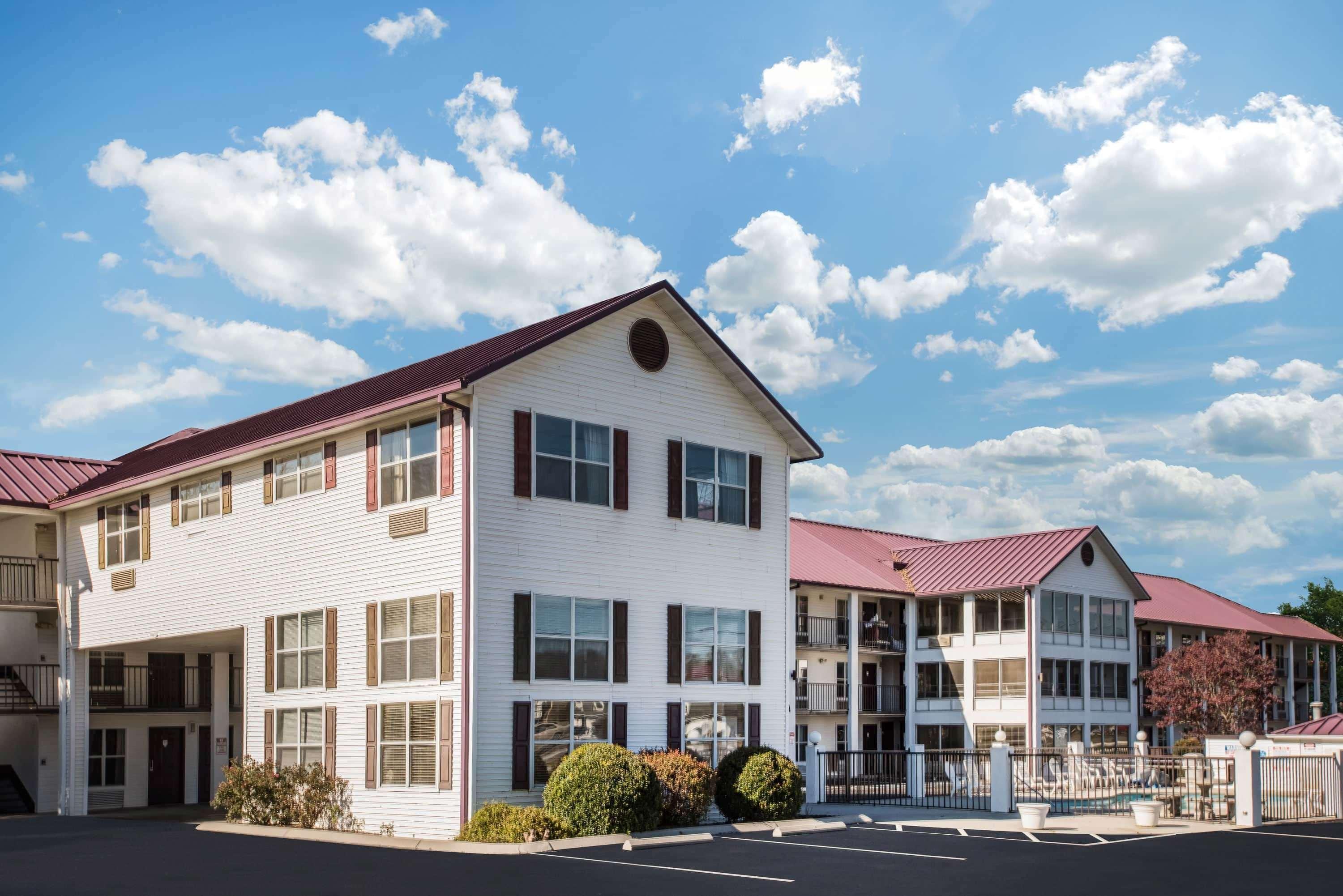 Super 8 By Wyndham Sevierville Riverside Exterior foto