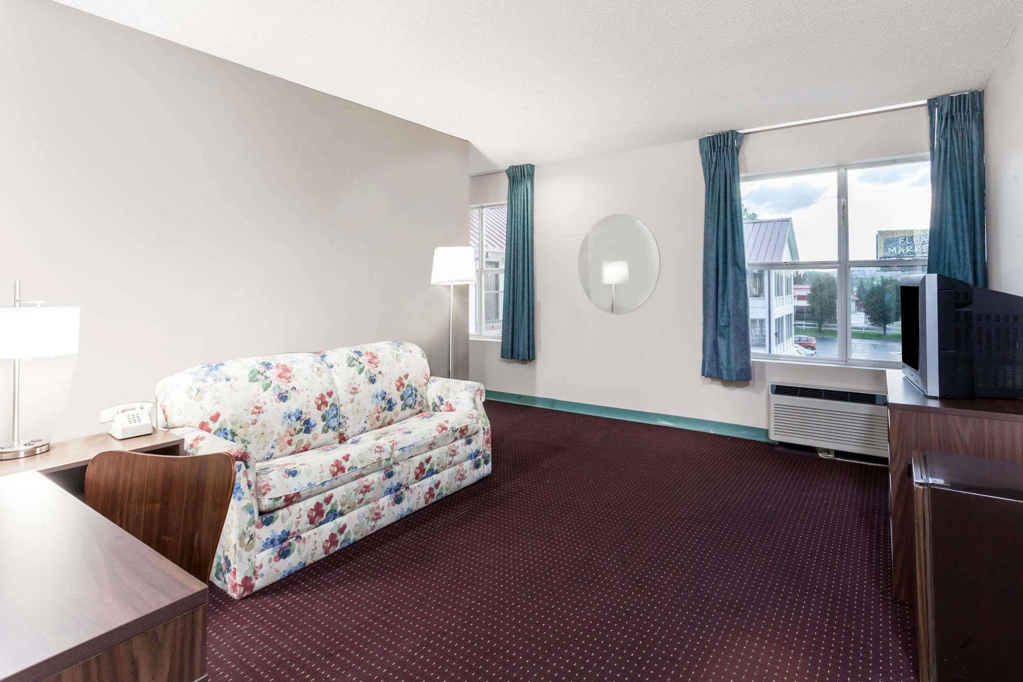 Super 8 By Wyndham Sevierville Riverside Exterior foto
